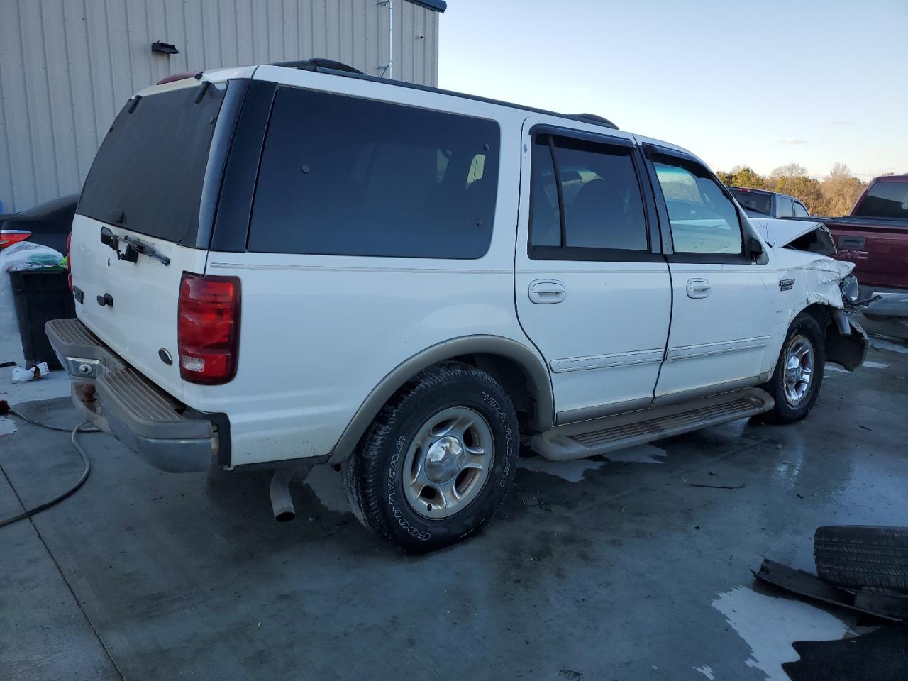 2002 Ford Expedition - Image 3