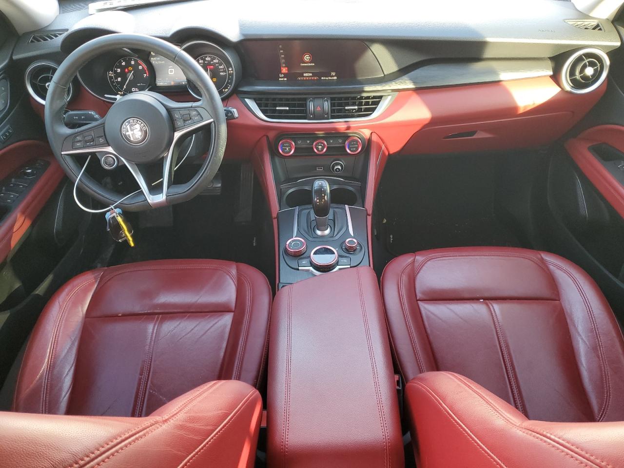 2018 Alfa Romeo Stelvio - Image 8