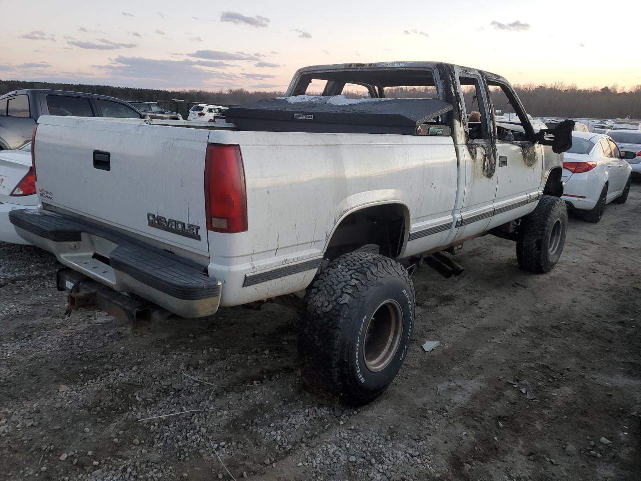 1998 Chevrolet GMT-400 - Image 3