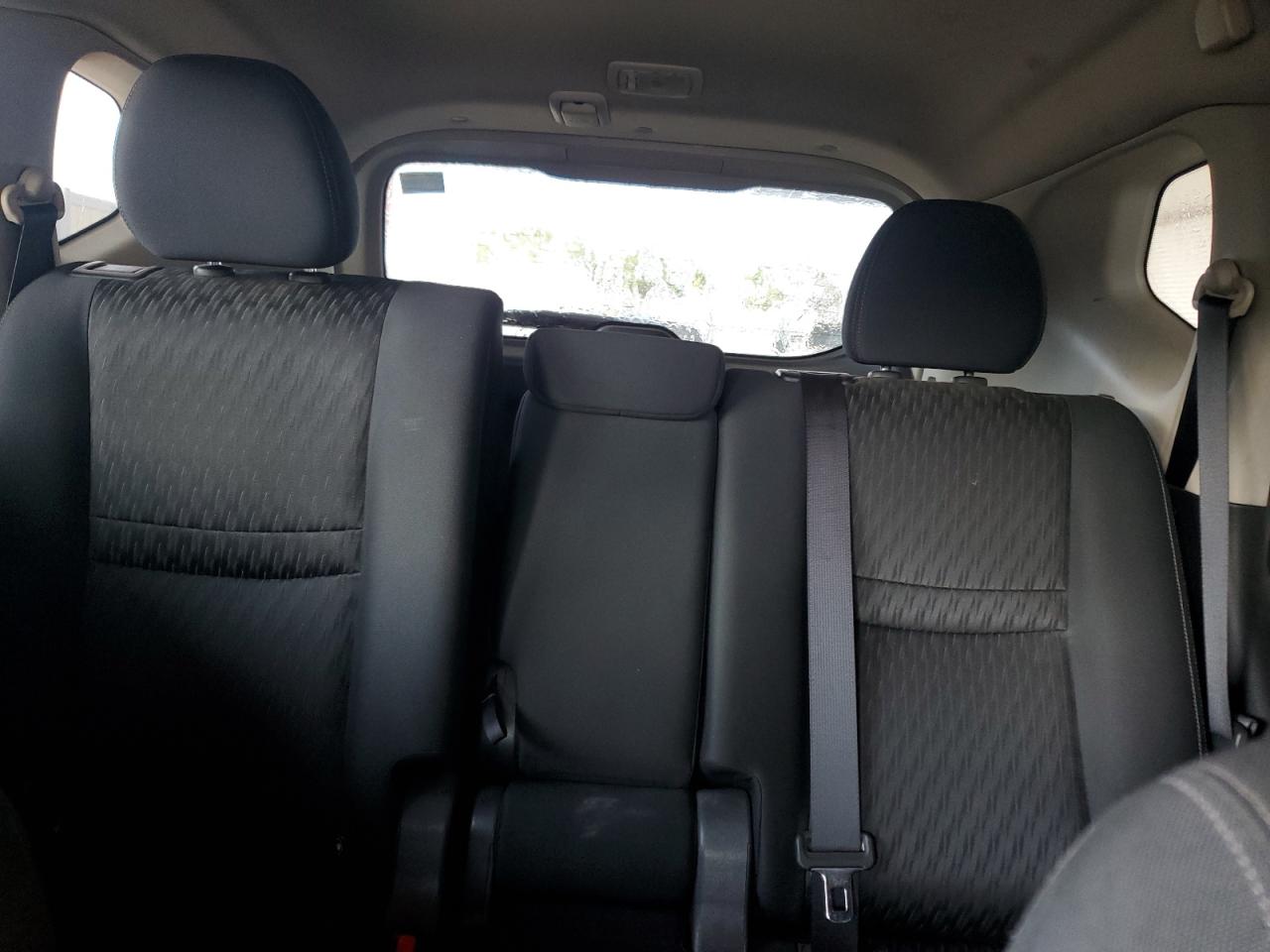 2019 Nissan Rogue - Image 10