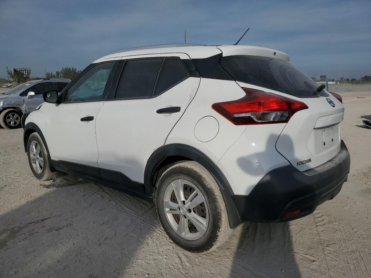 2018 Nissan Kicks - Image 2