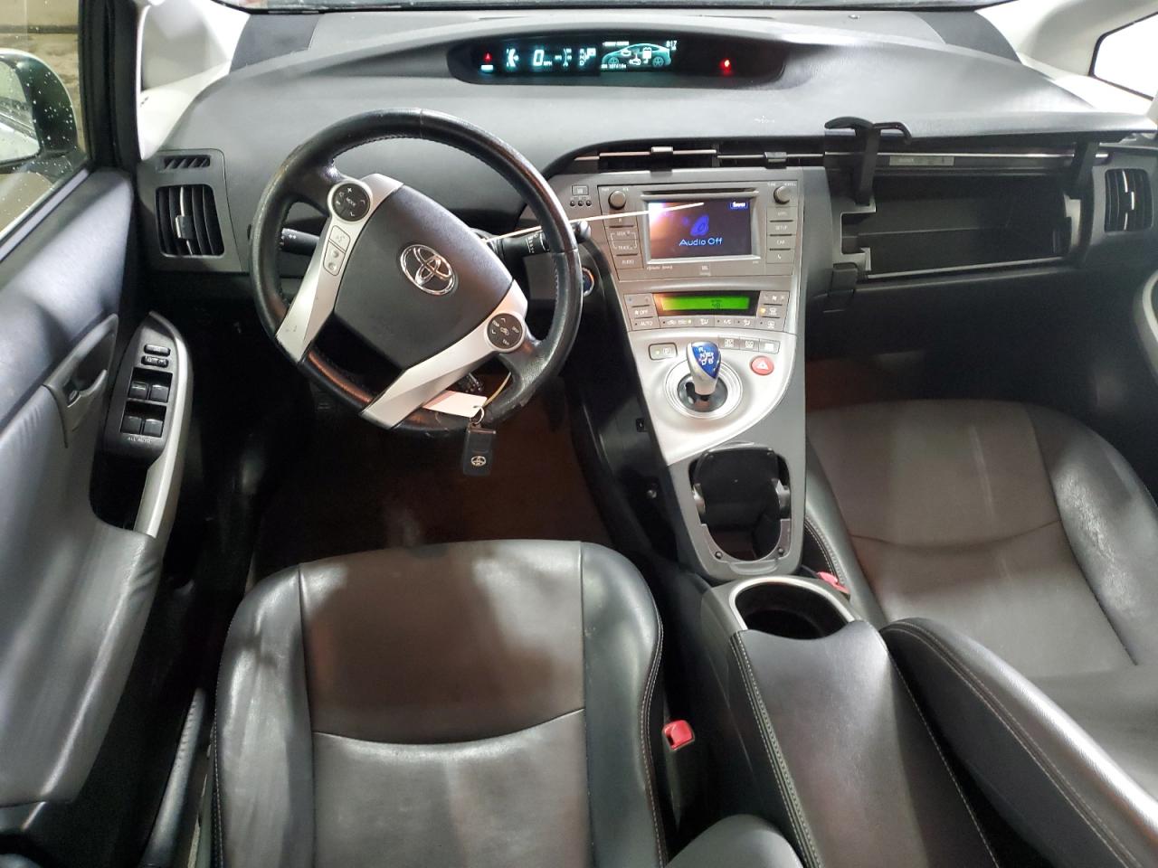 2012 Toyota Prius - Image 8