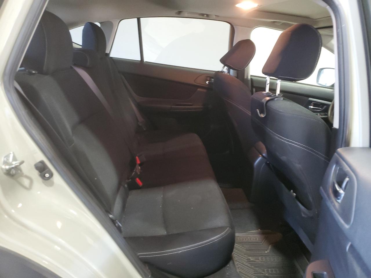 2013 Subaru XV - Image 11