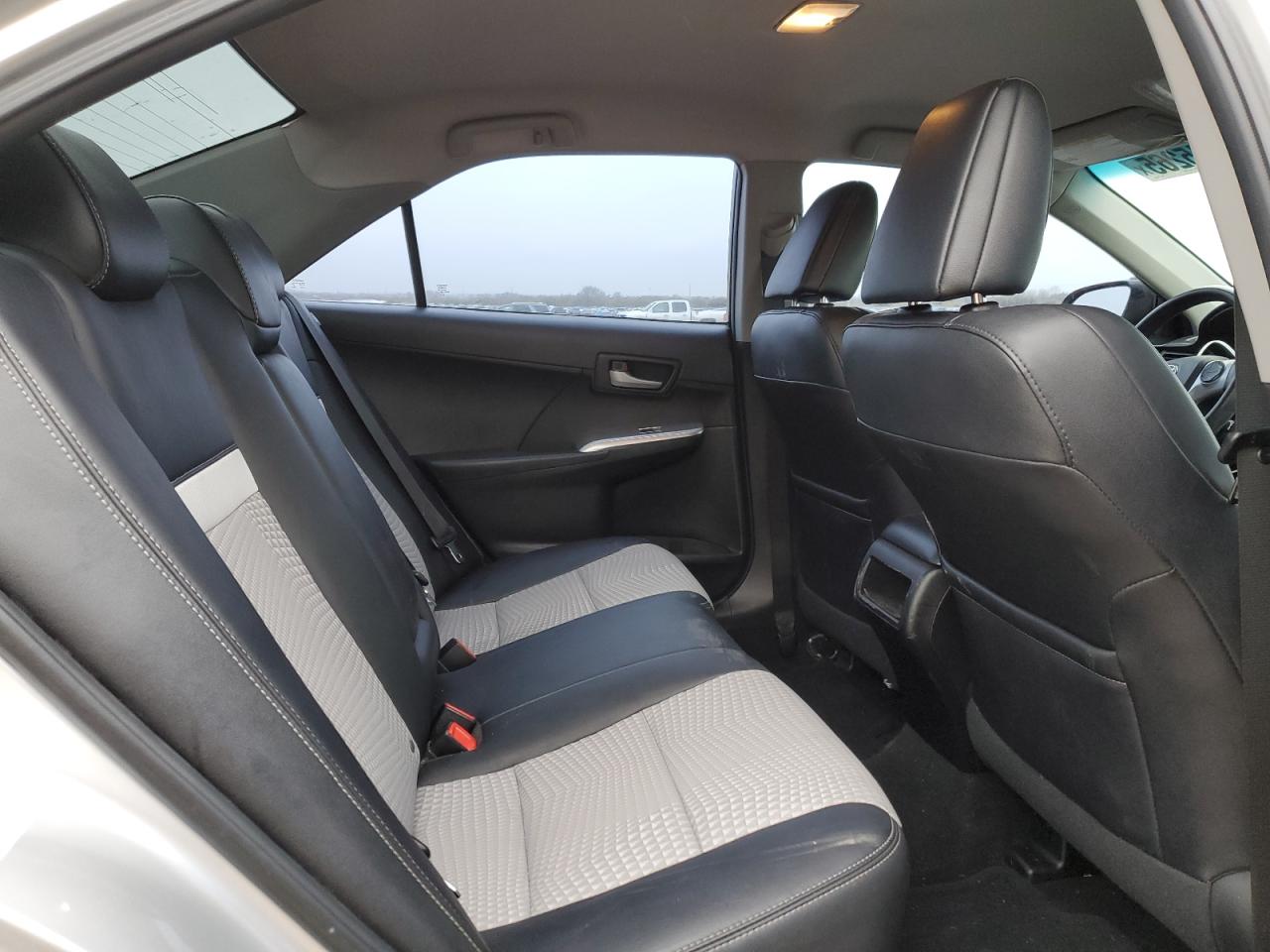 2014 Toyota Camry - Image 10
