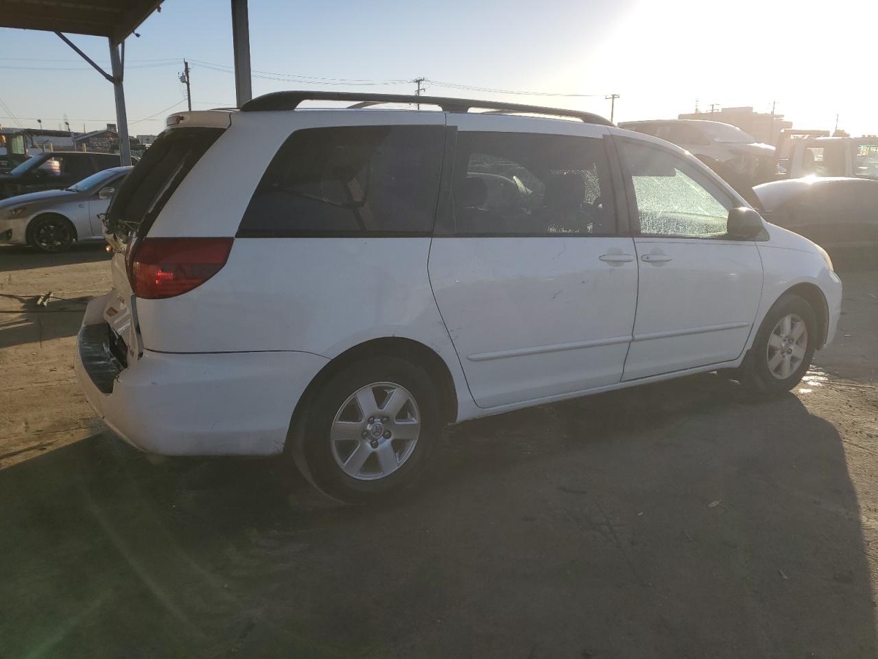 2005 Toyota Sienna - Image 3