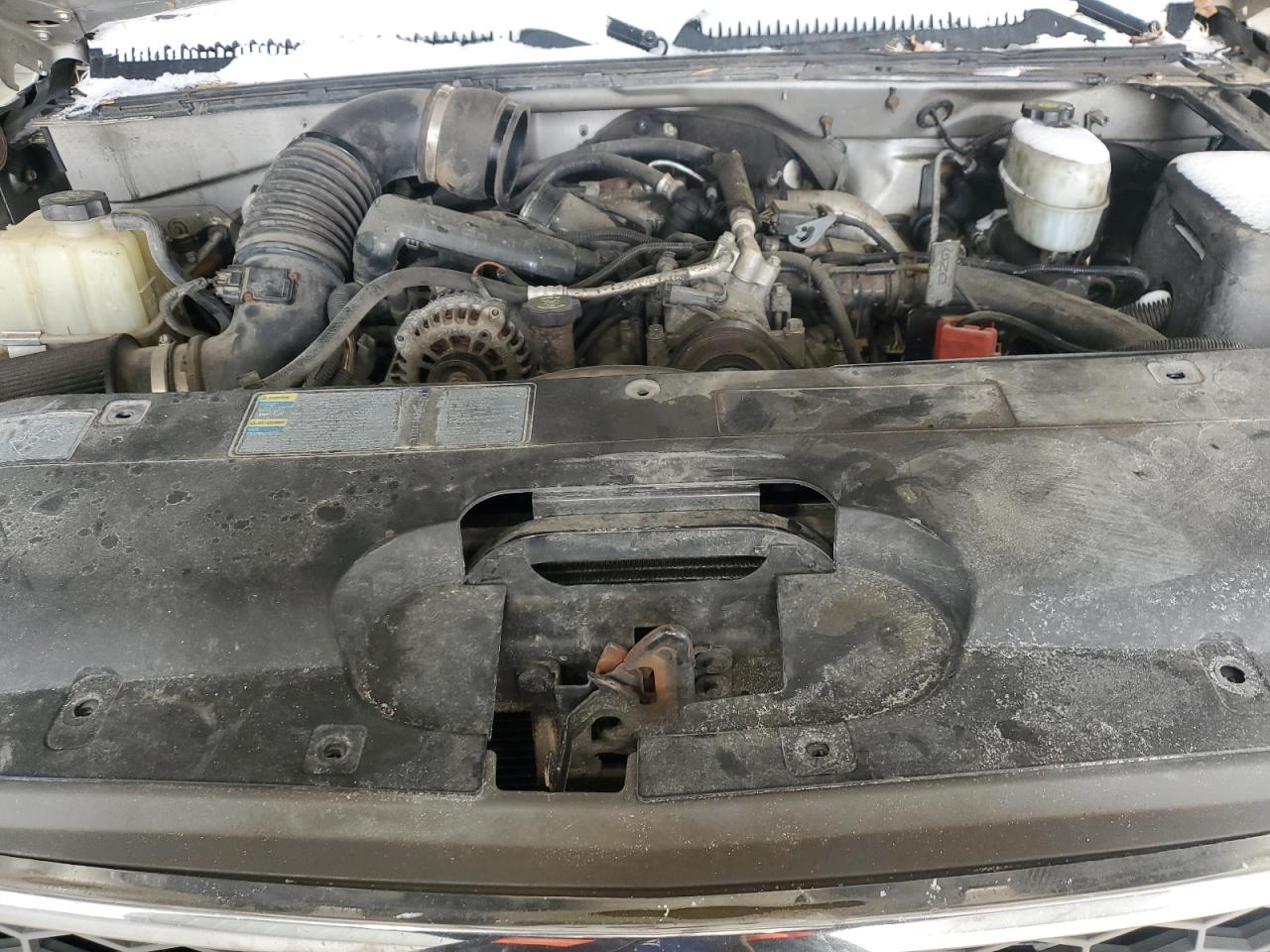 2005 Chevrolet Silverado - Image 11