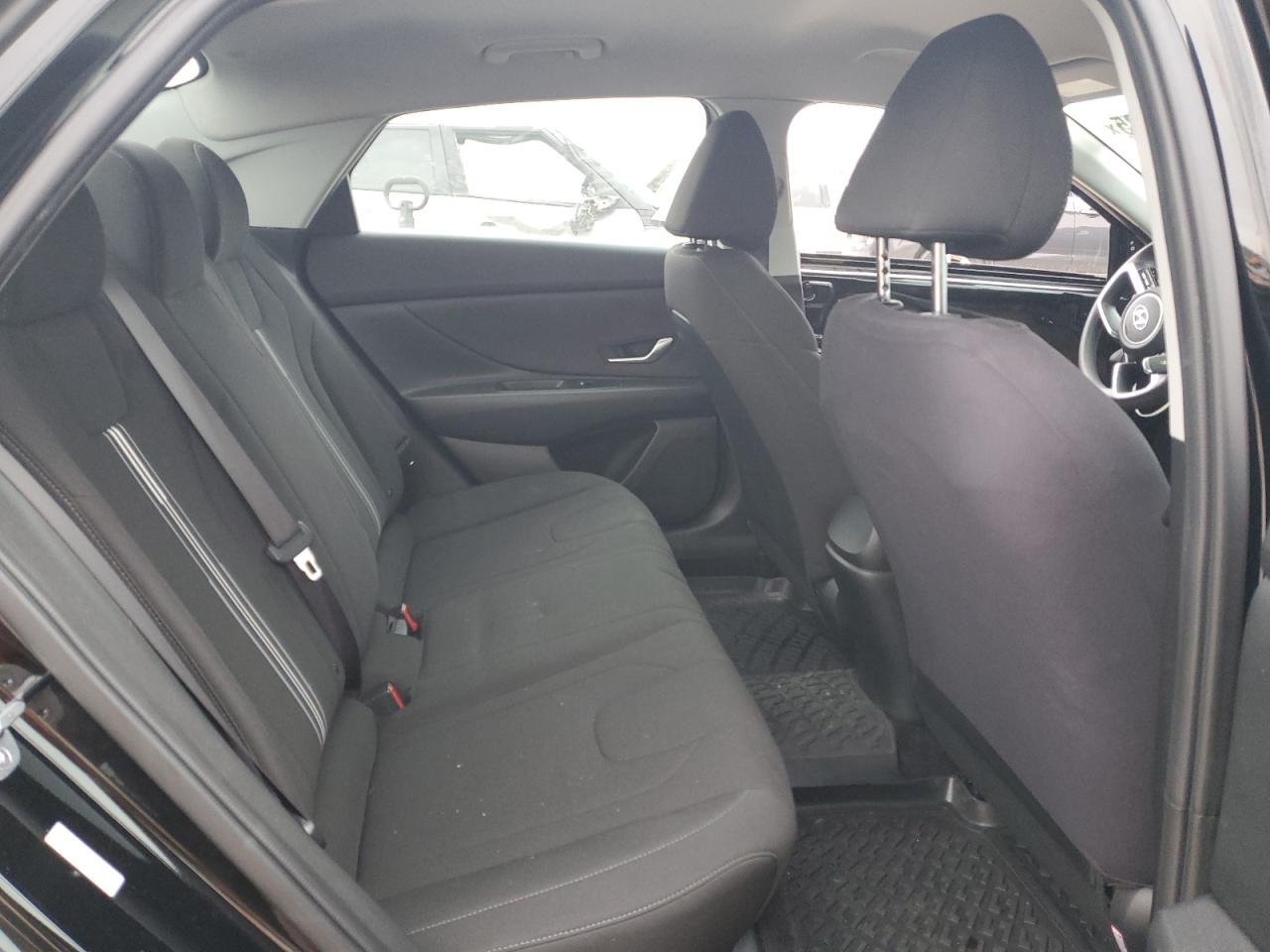 2023 Hyundai Elantra - Image 10