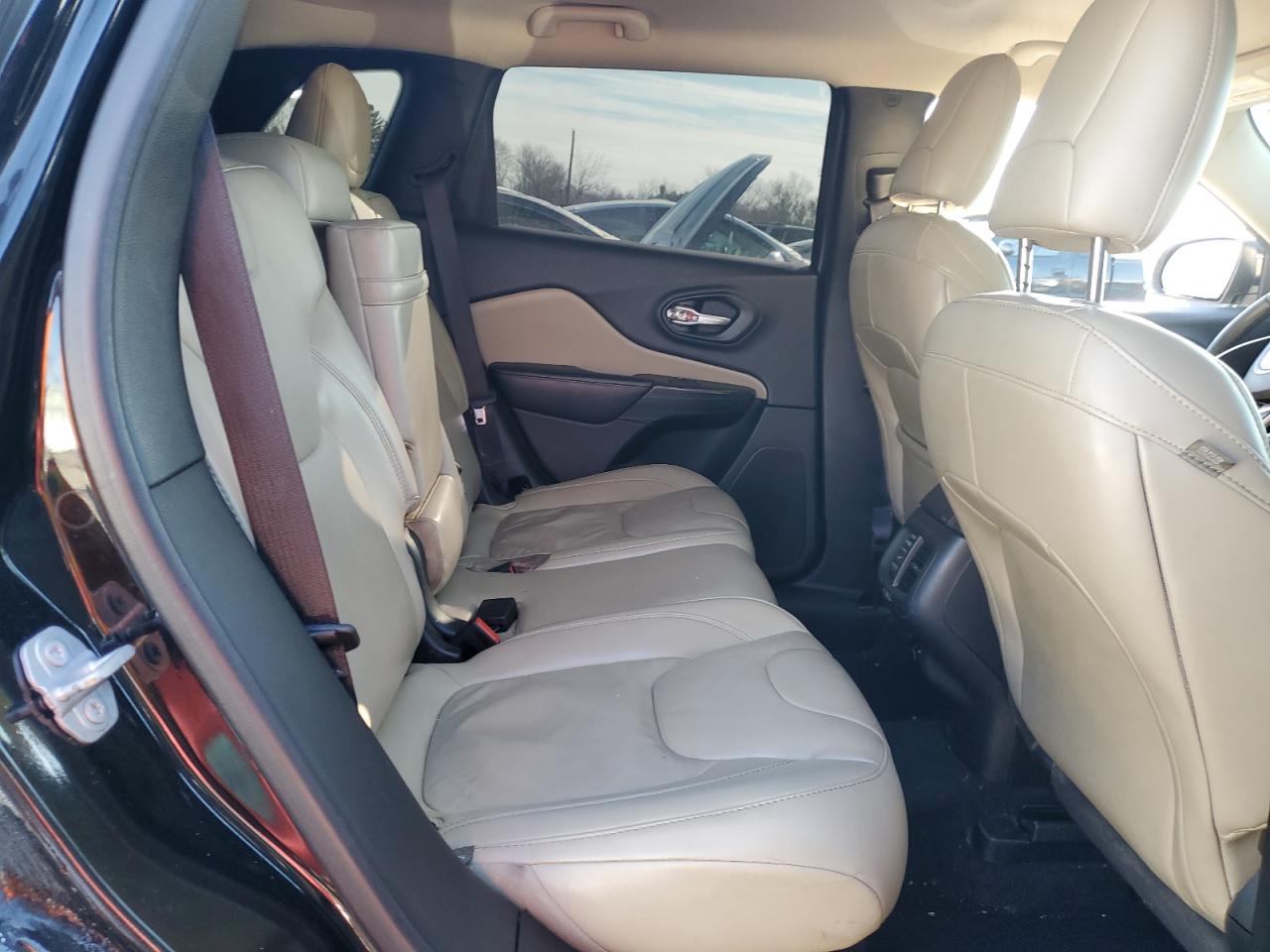 2017 Jeep Grand Cherokee - Image 12