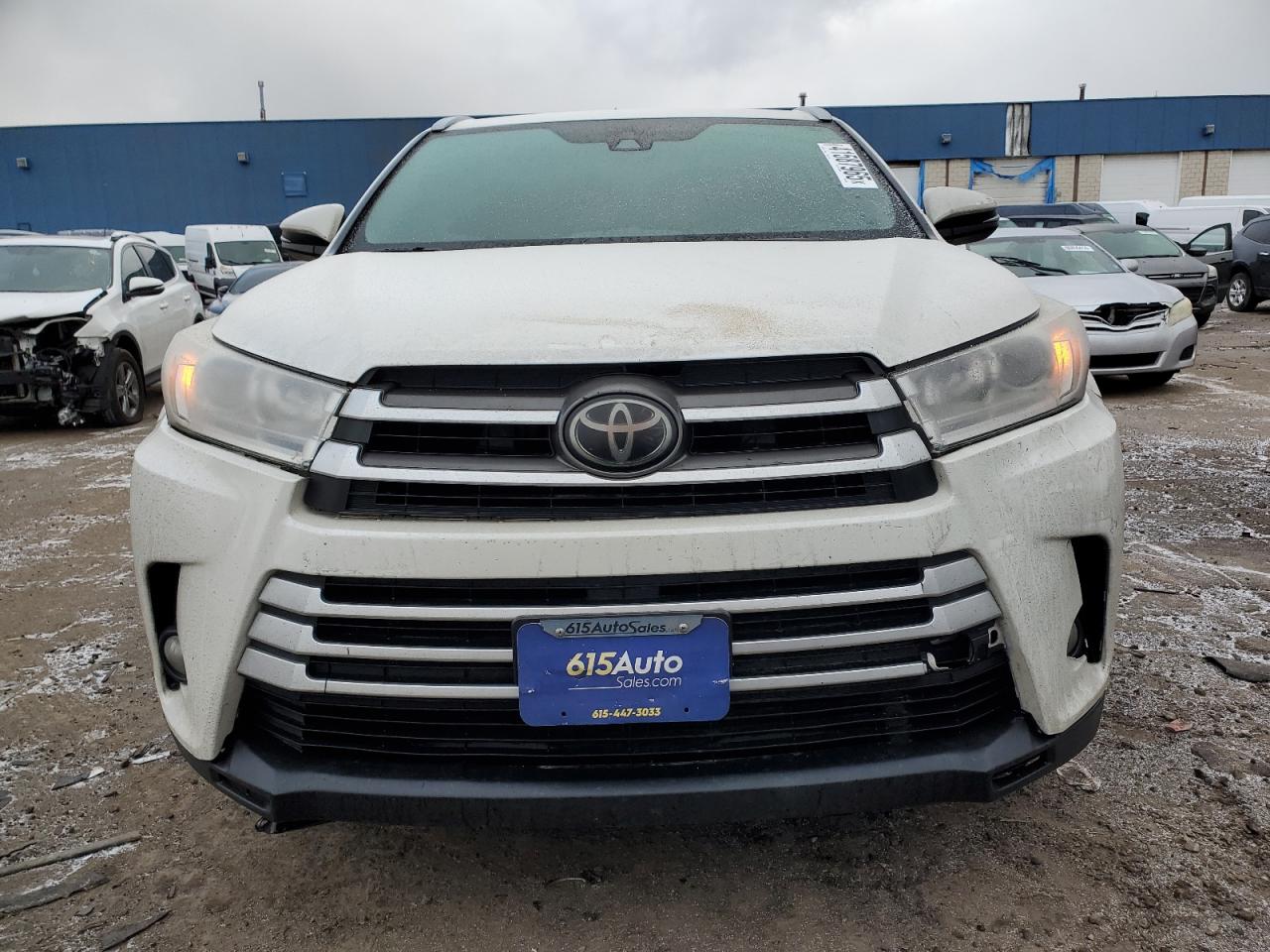 VIN 5TDKZRFH3JS531028 2018 TOYOTA HIGHLANDER no.5