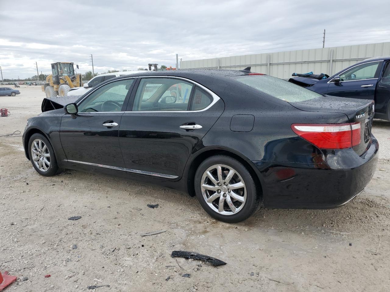 2007 Lexus LS - Image 2