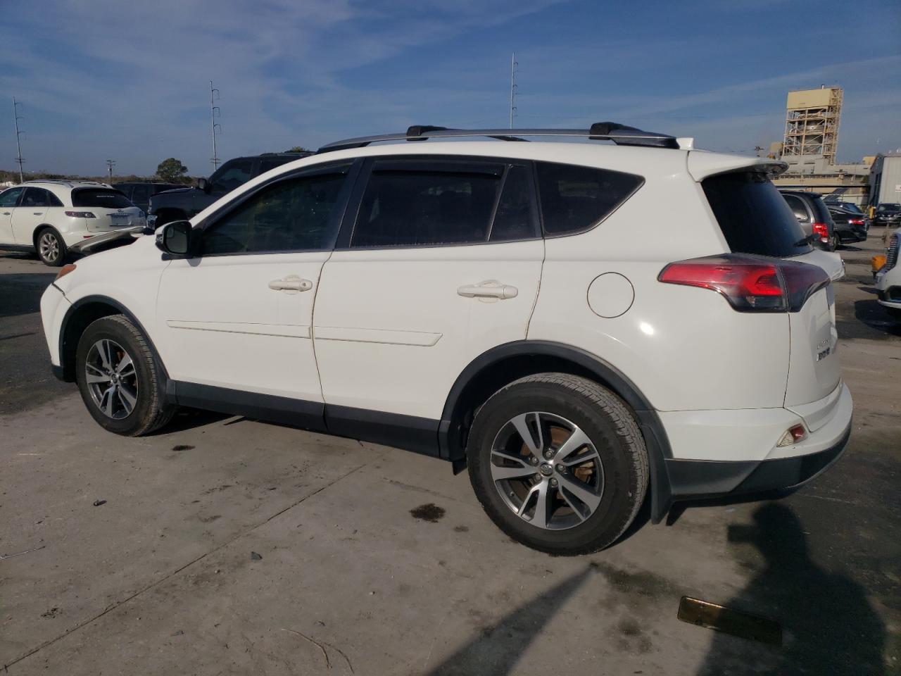2017 Toyota RAV 4 - Image 2