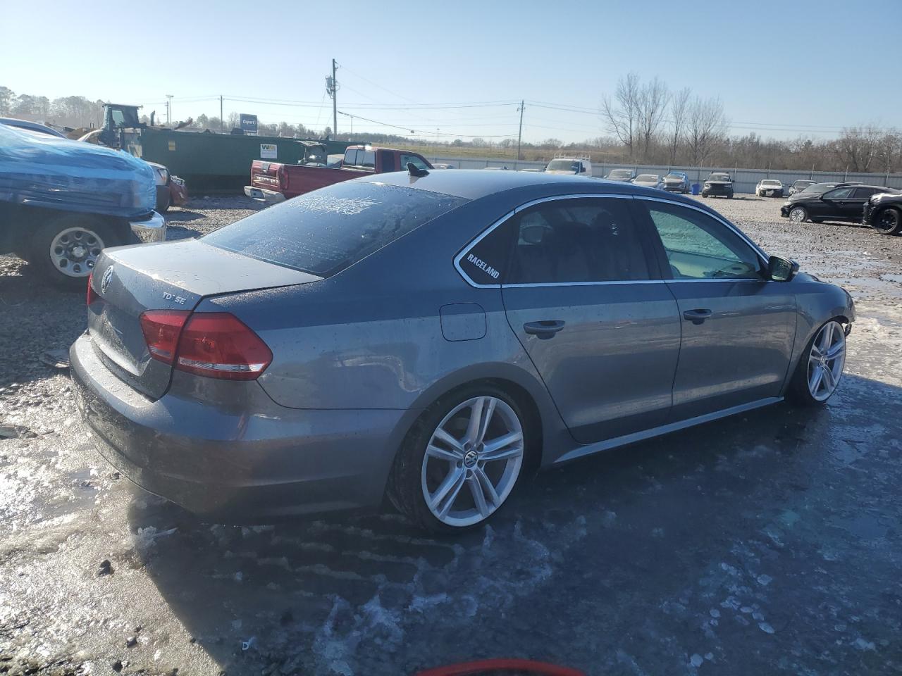 2015 Volkswagen Passat - Image 3