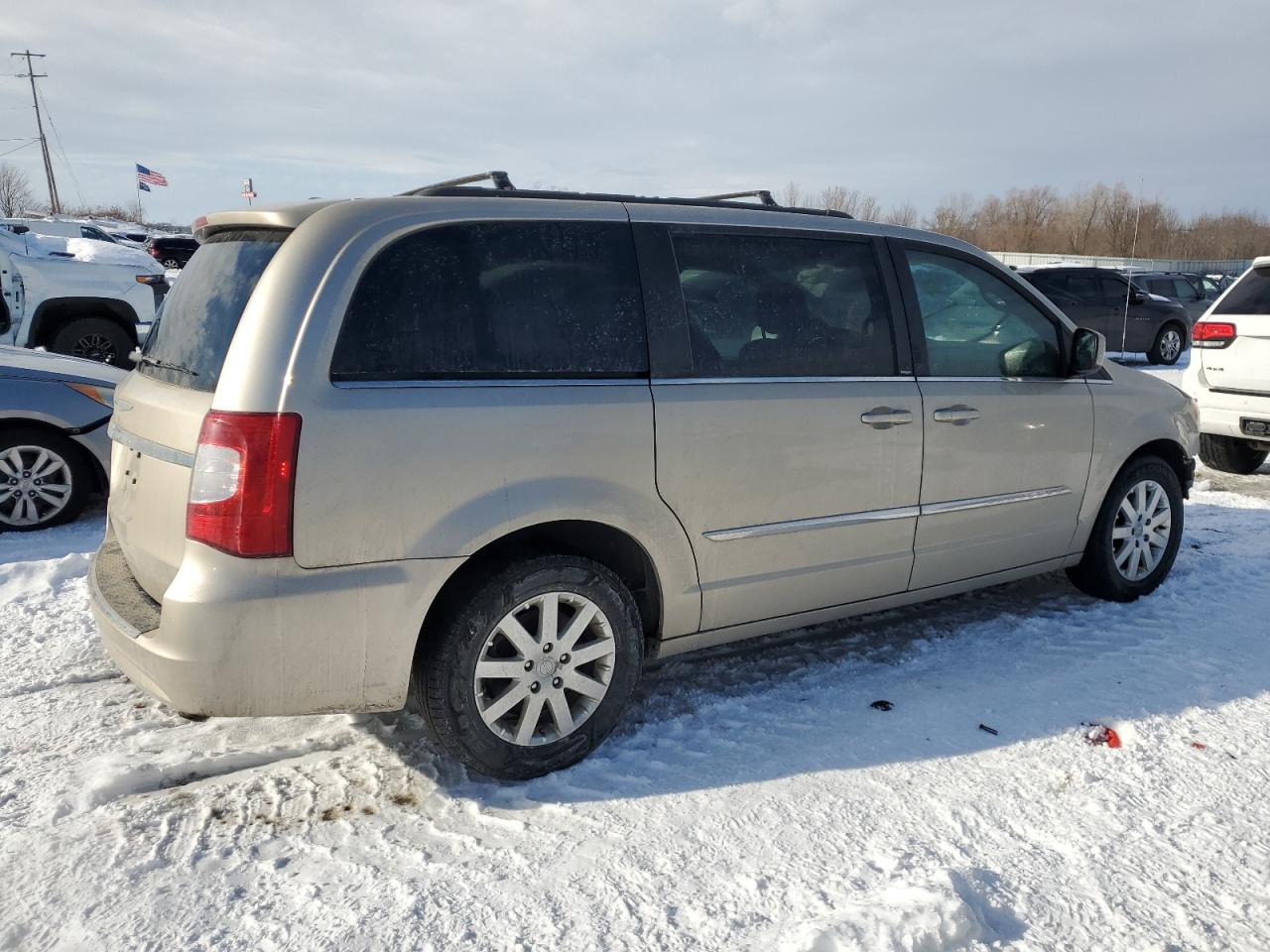 2013 Chrysler Town & Country - Image 3