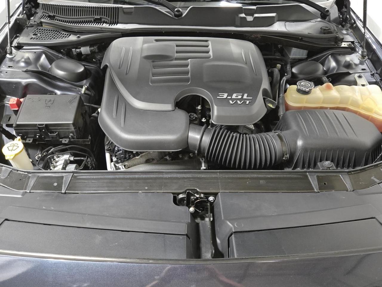 2019 Dodge Challenger - Image 7