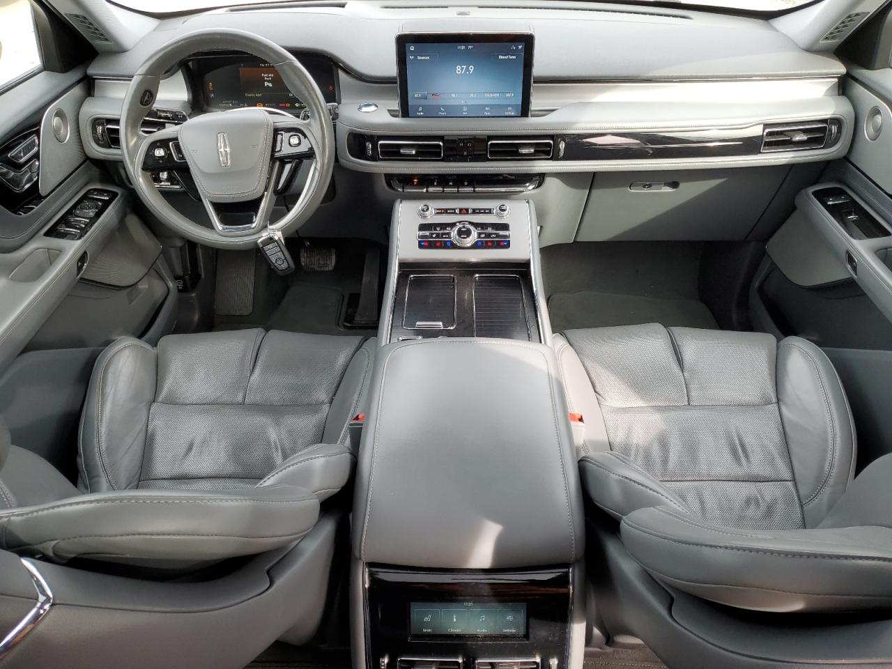 2020 Lincoln Aviator - Image 8