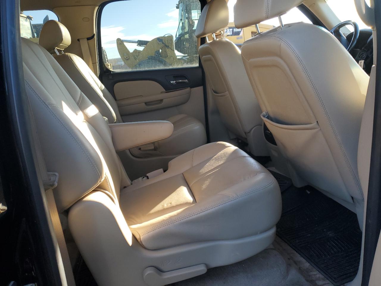 2008 Chevrolet Suburban - Image 10
