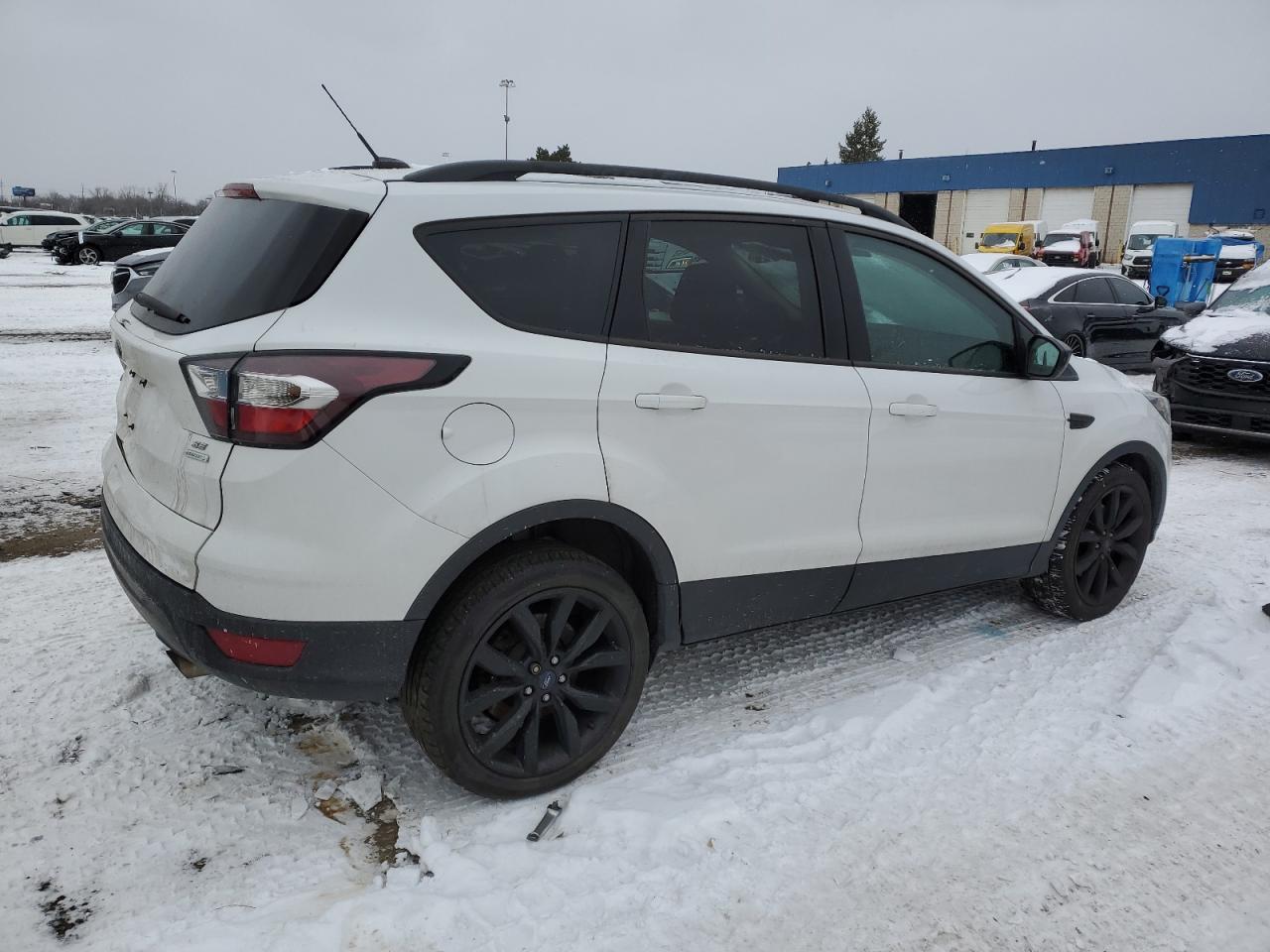 VIN 1FMCU0G96HUB99125 2017 FORD ESCAPE no.3