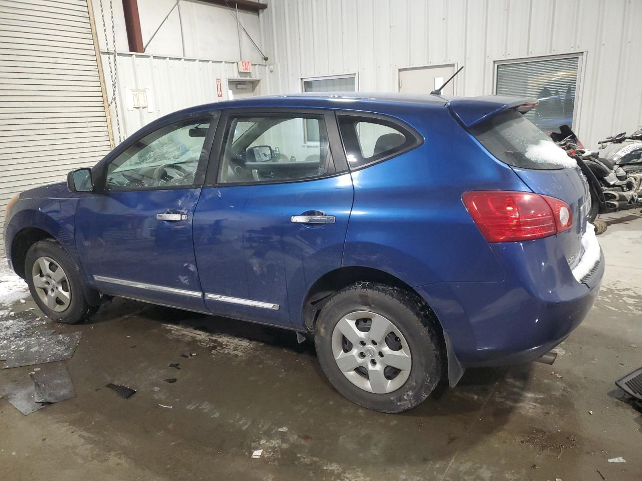 2011 Nissan Rogue - Image 2