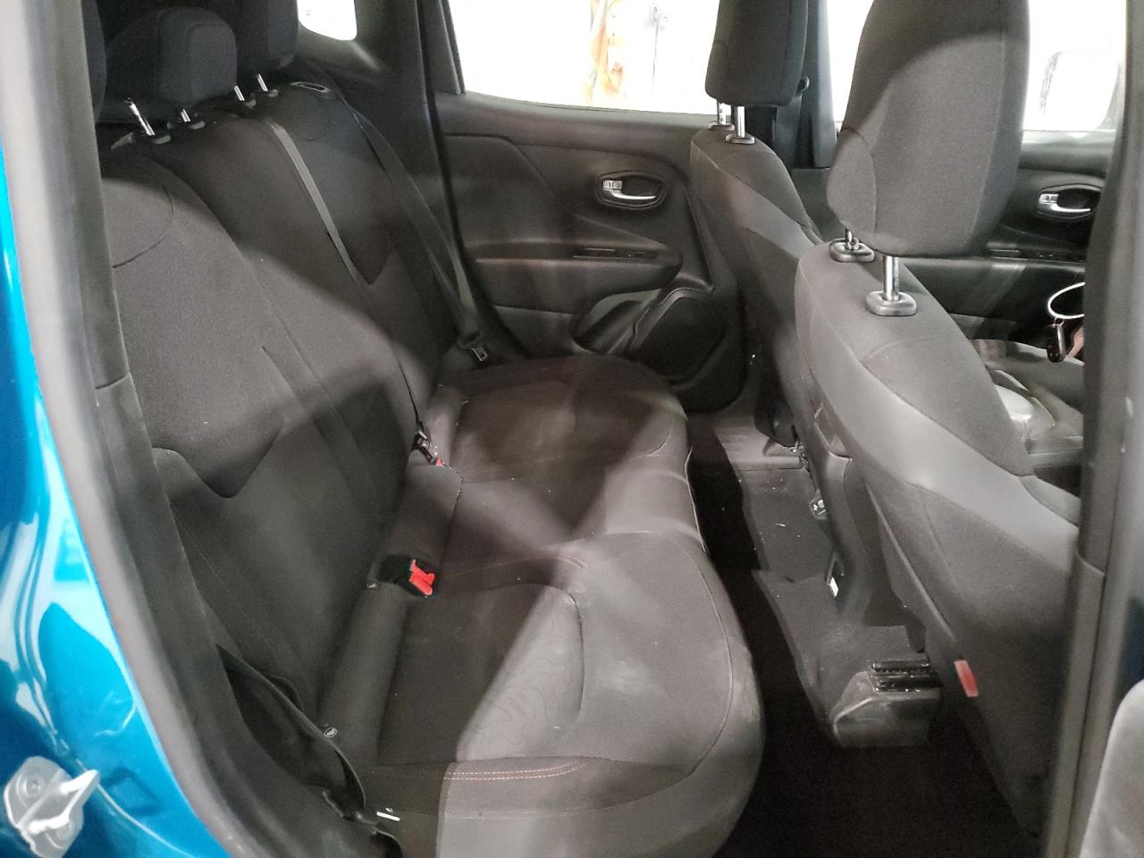 2020 Jeep Renegade - Image 11