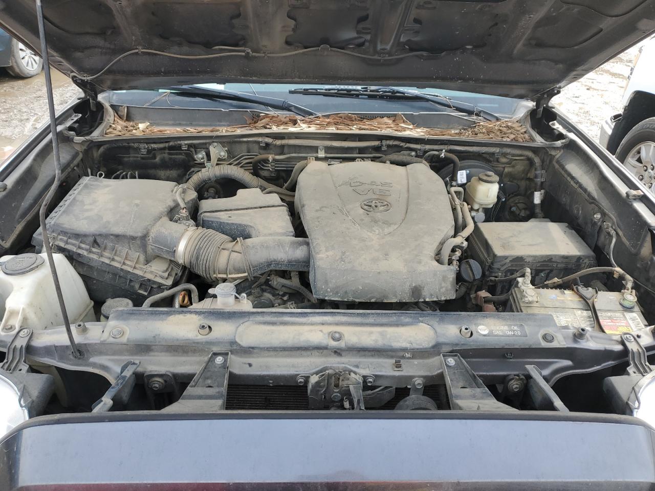 2017 Toyota Tacoma - Image 12
