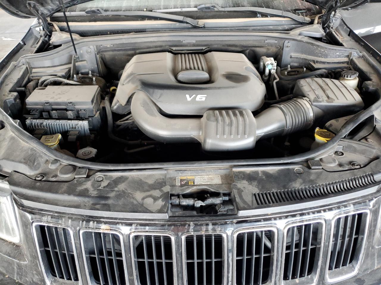2015 Jeep Grand Cherokee - Image 11