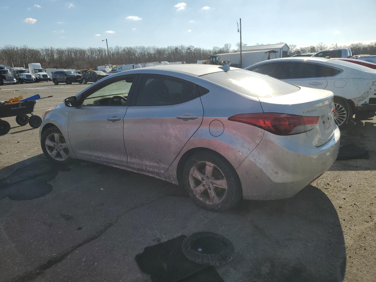 2013 Hyundai Elantra - Image 2