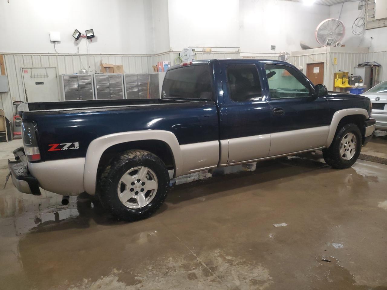 2006 Chevrolet Silverado - Image 3