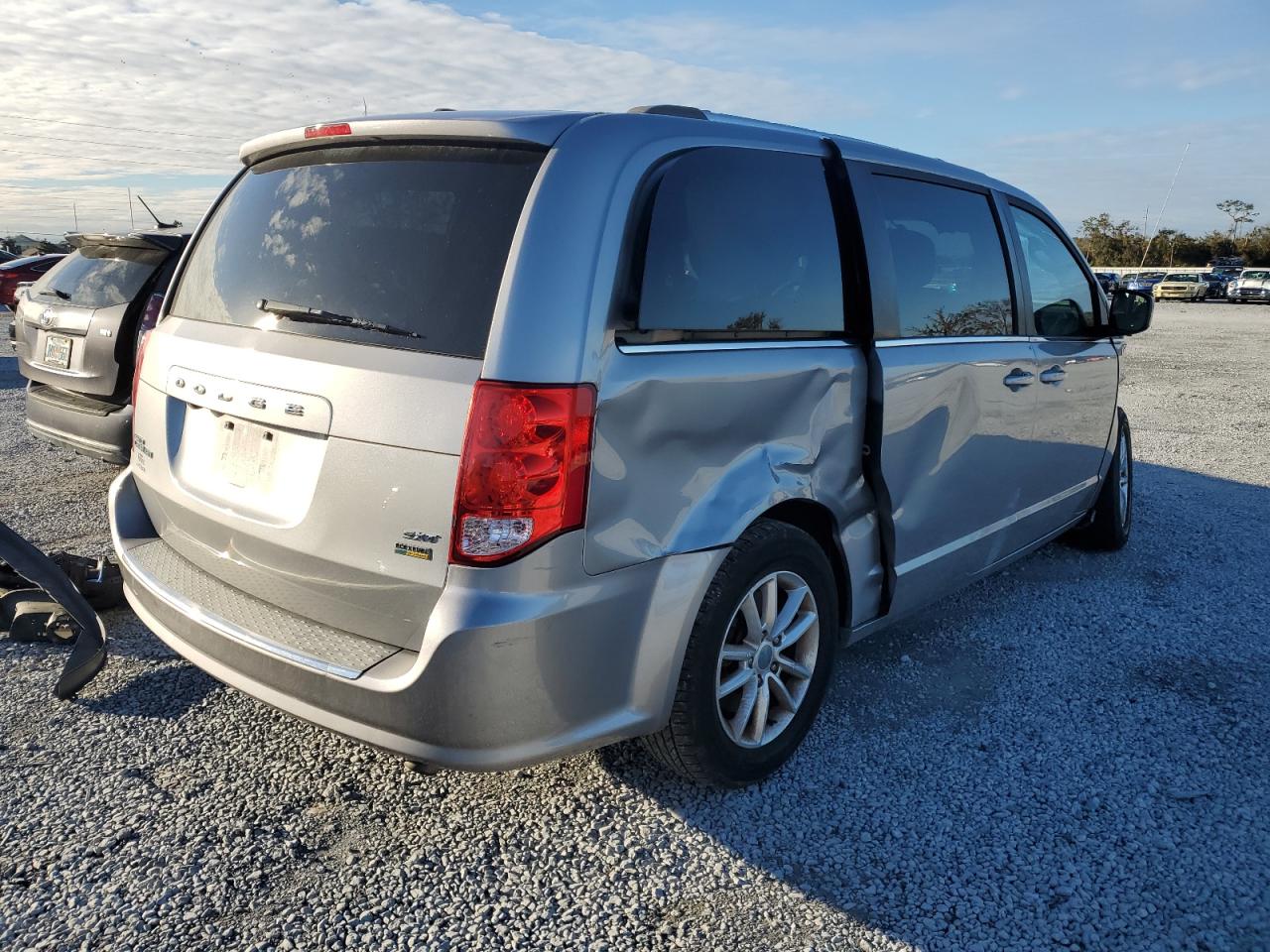 2018 Dodge Caravan - Image 3