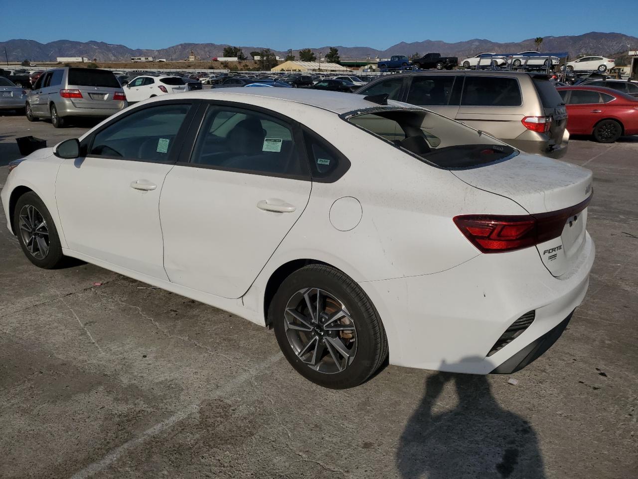 2022 Kia Forte - Image 2