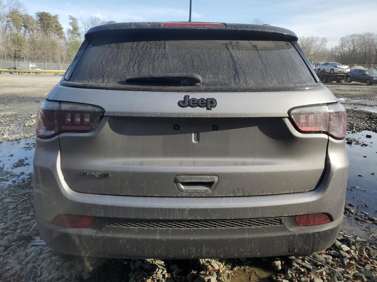 2018 Jeep Compass - Image 6