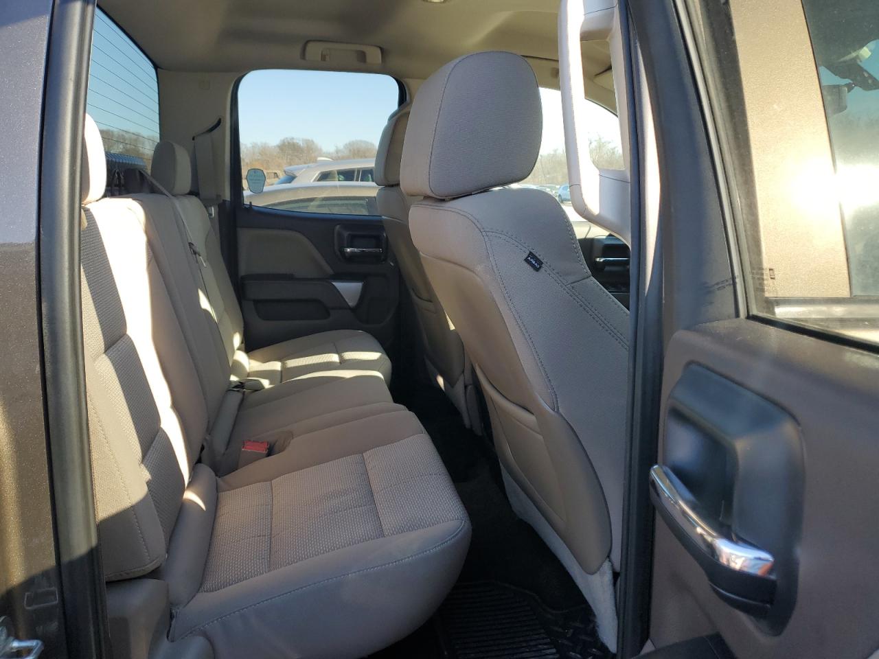 2014 Chevrolet Silverado - Image 11