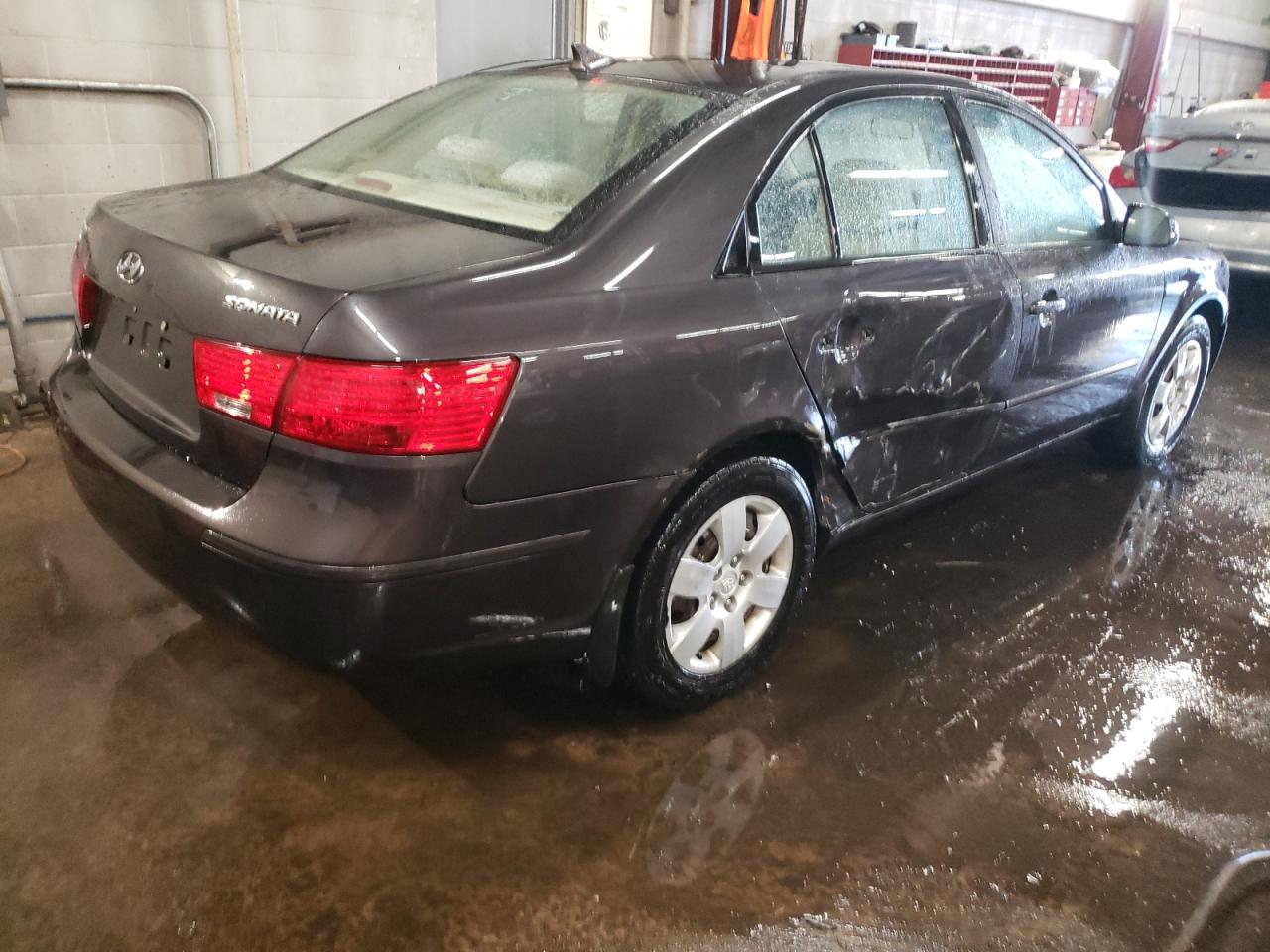 2009 Hyundai Sonata - Image 3