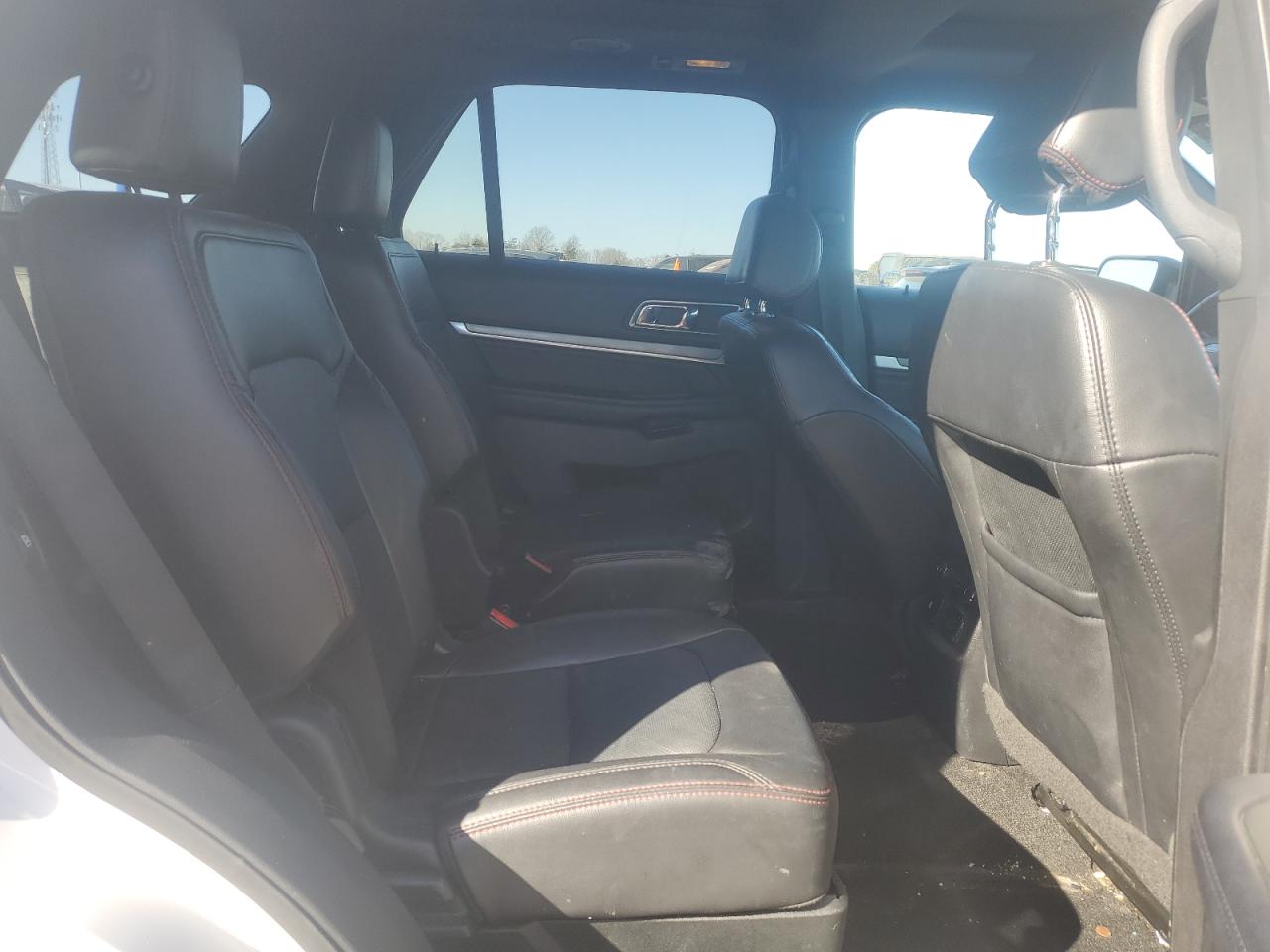2017 Ford Explorer - Image 11