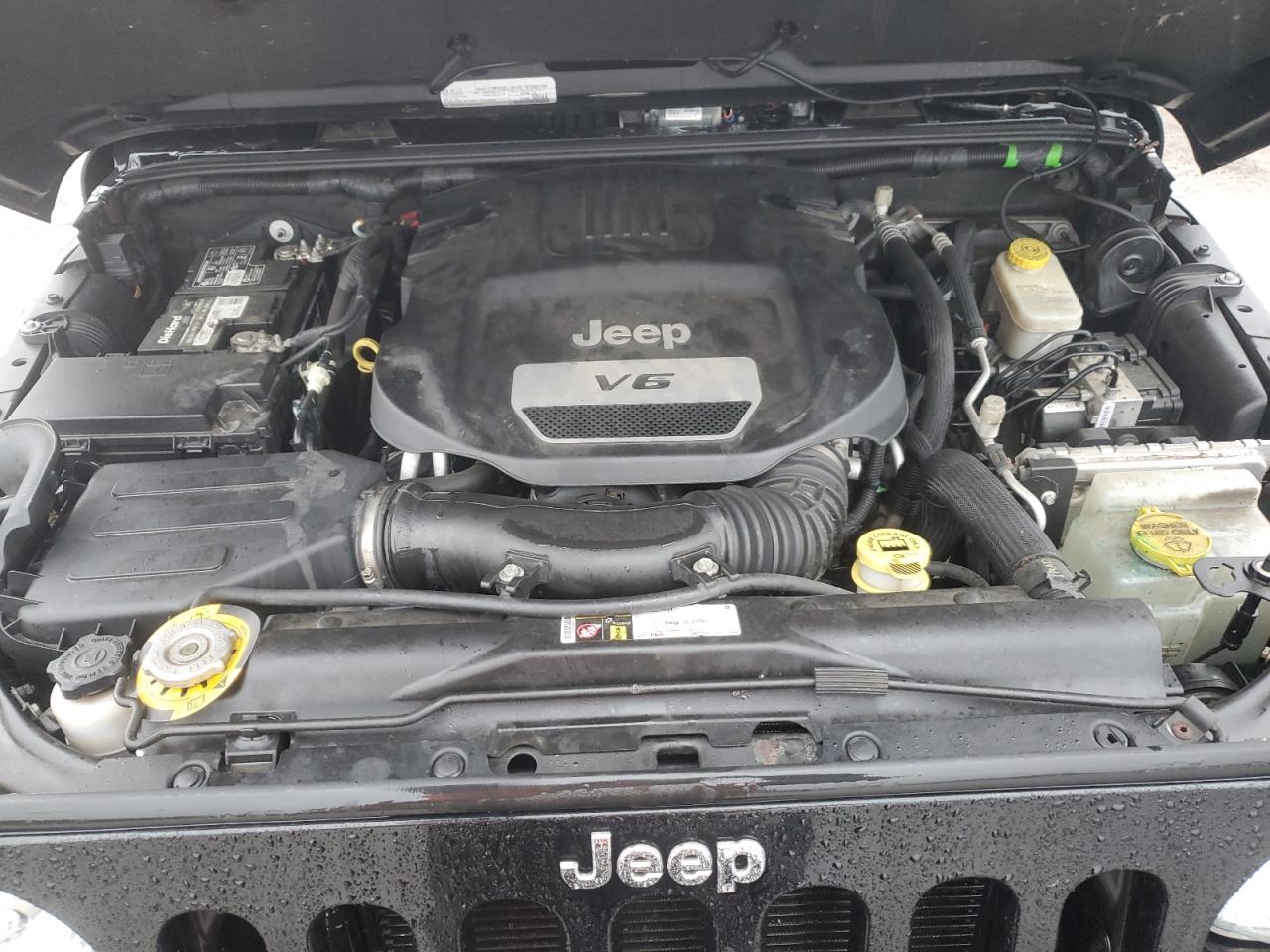 2016 Jeep Wrangler - Image 12