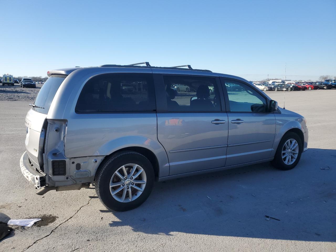 2016 Dodge Caravan - Image 3