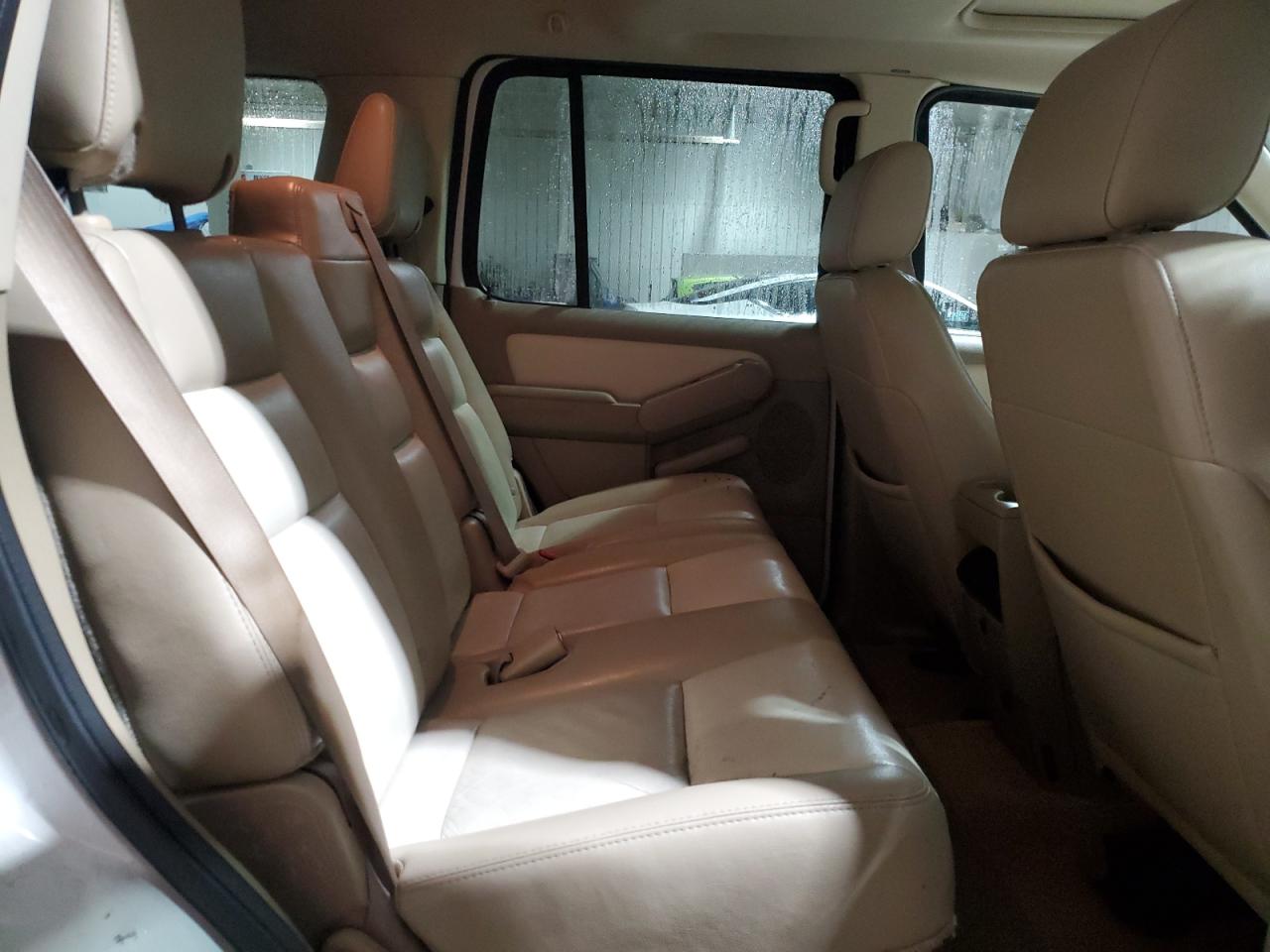 2008 Ford Explorer - Image 11