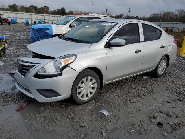  NISSAN VERSA 2018 Сріблястий