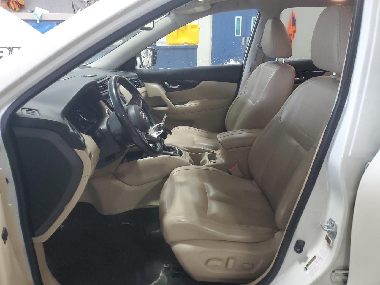 2017 Nissan Rogue - Image 7