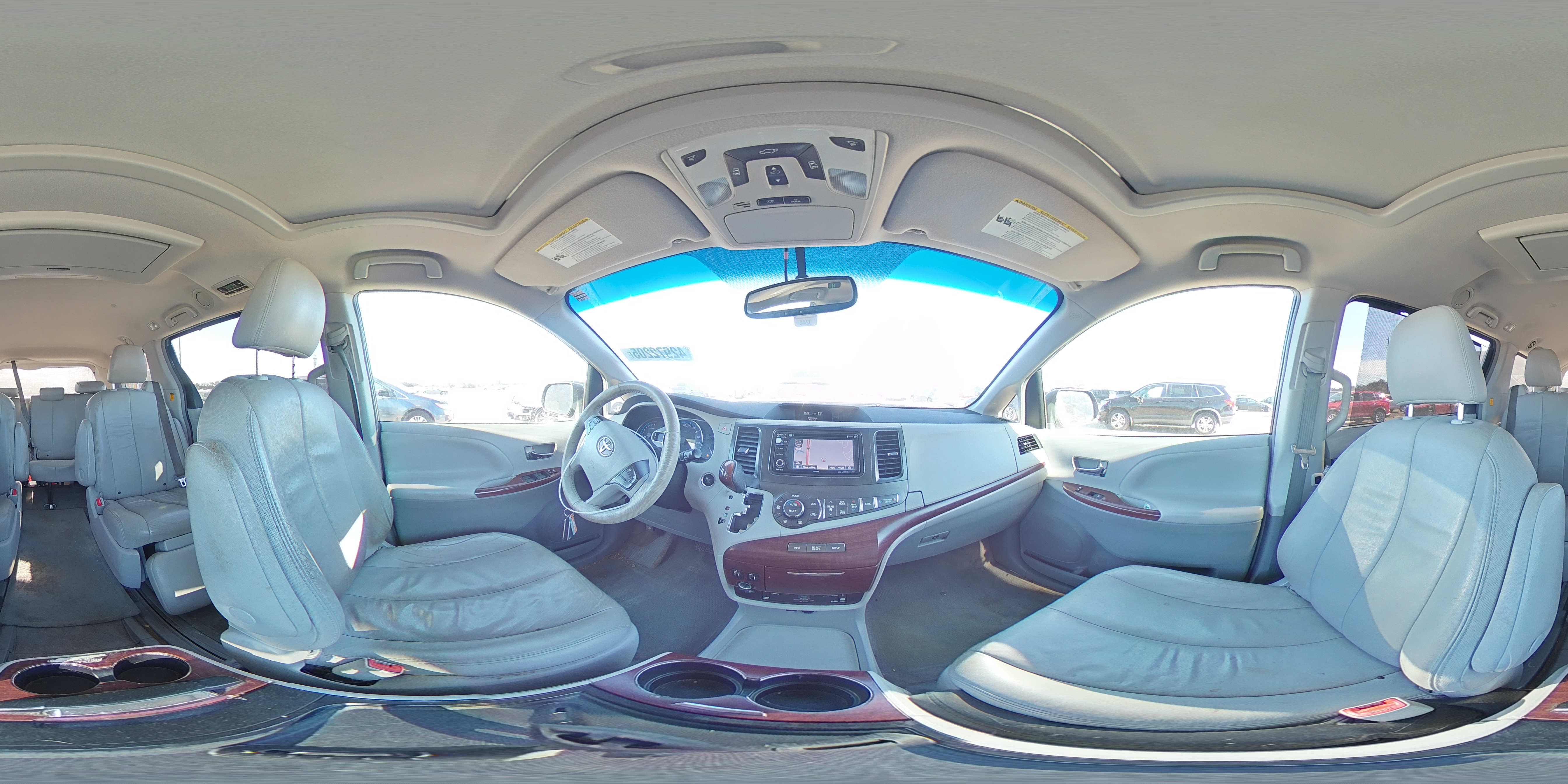 2013 Toyota Sienna - Image 13