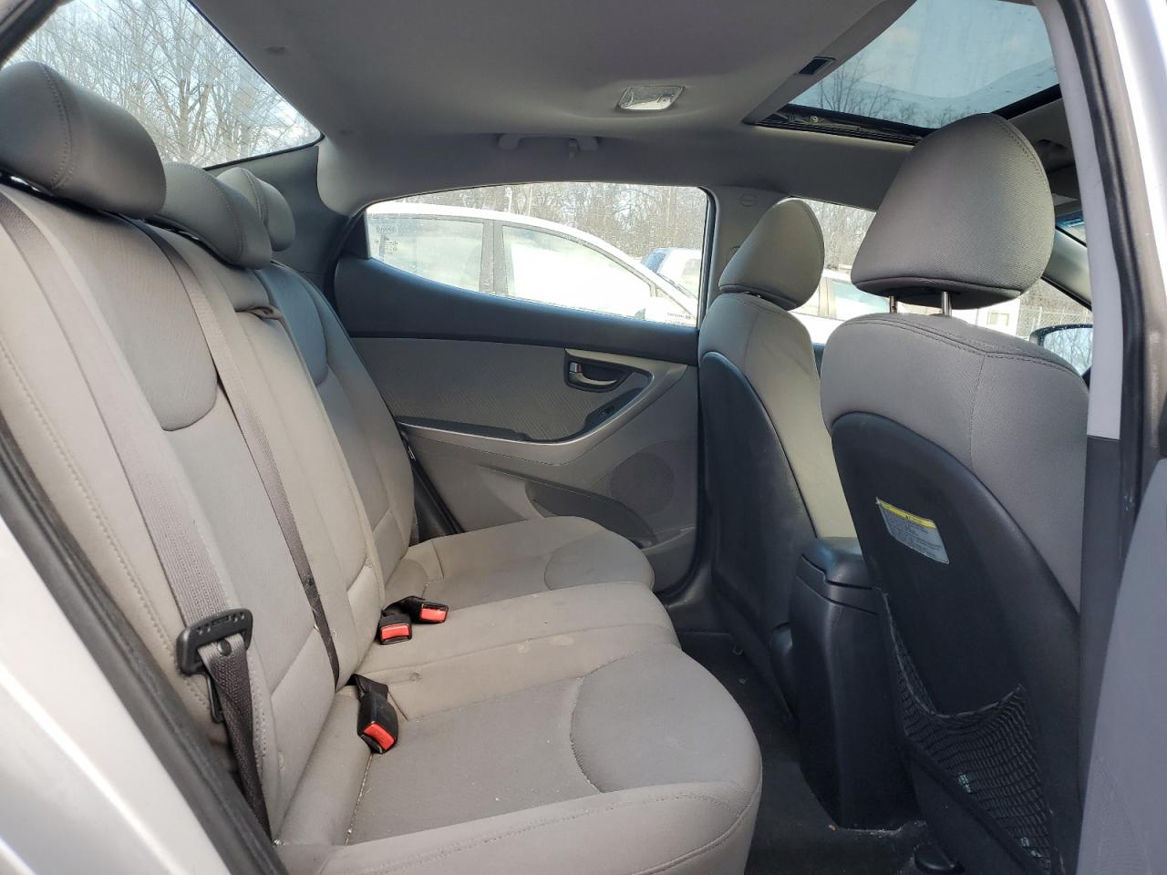 2013 Hyundai Elantra - Image 10