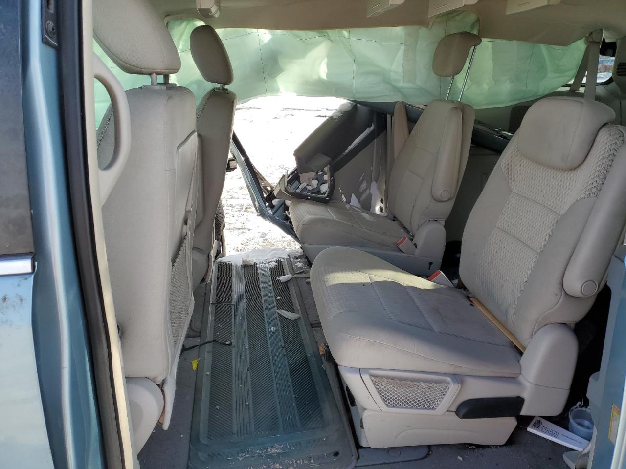 2009 Chrysler Town & Country - Image 11