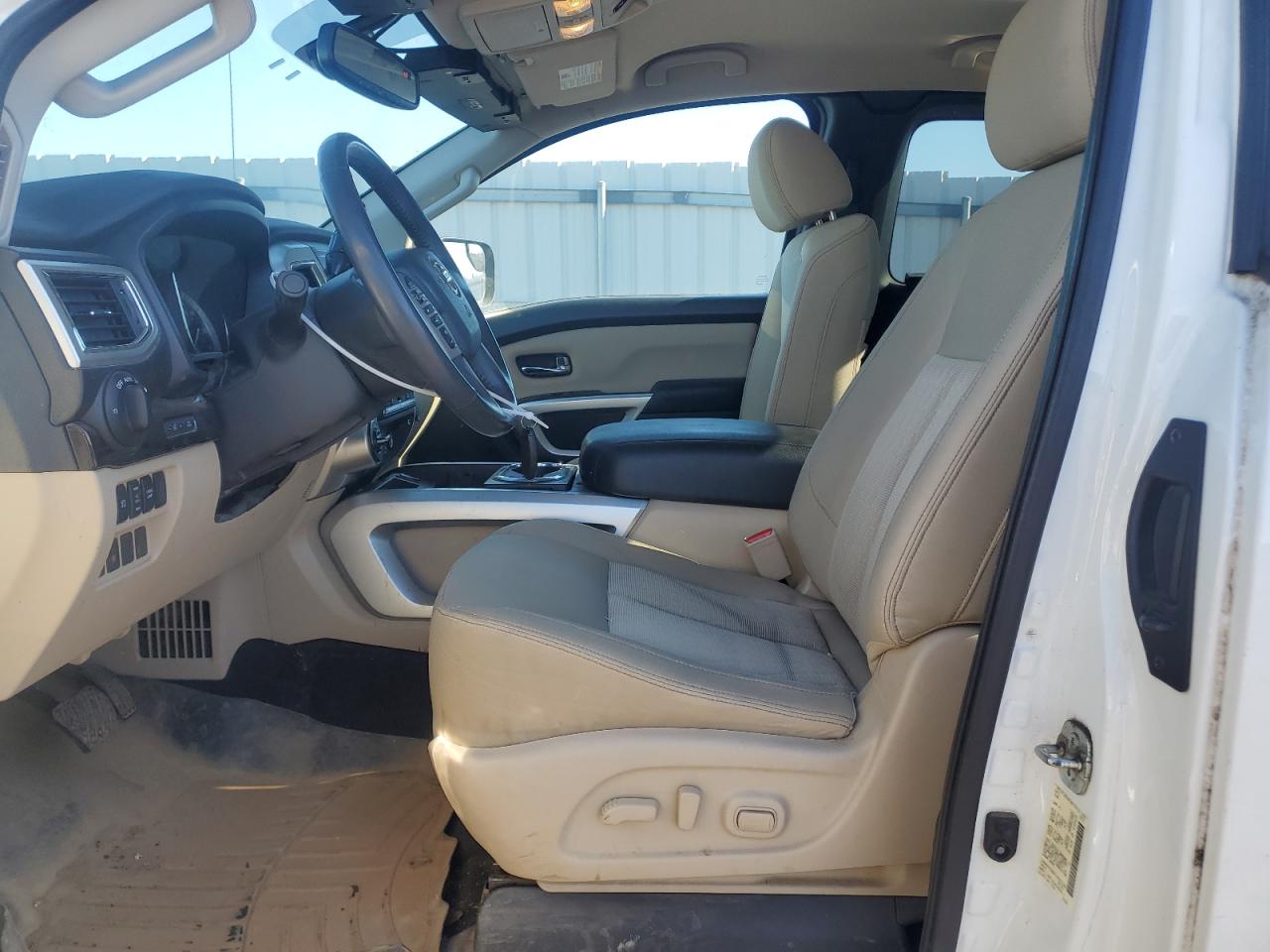 2017 Nissan Titan - Image 7