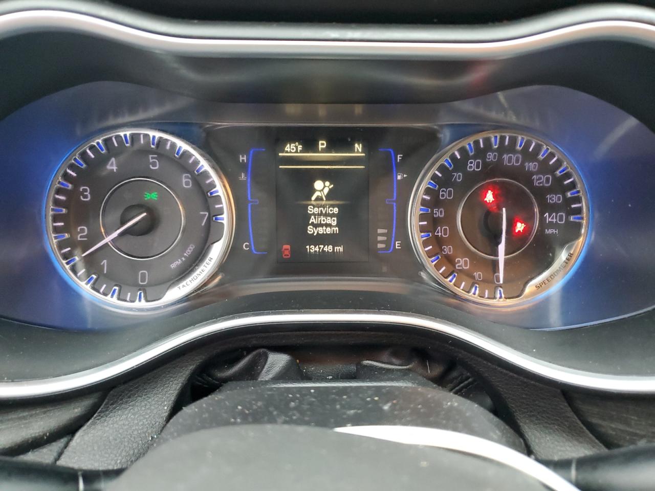 2017 Chrysler 200 - Image 9