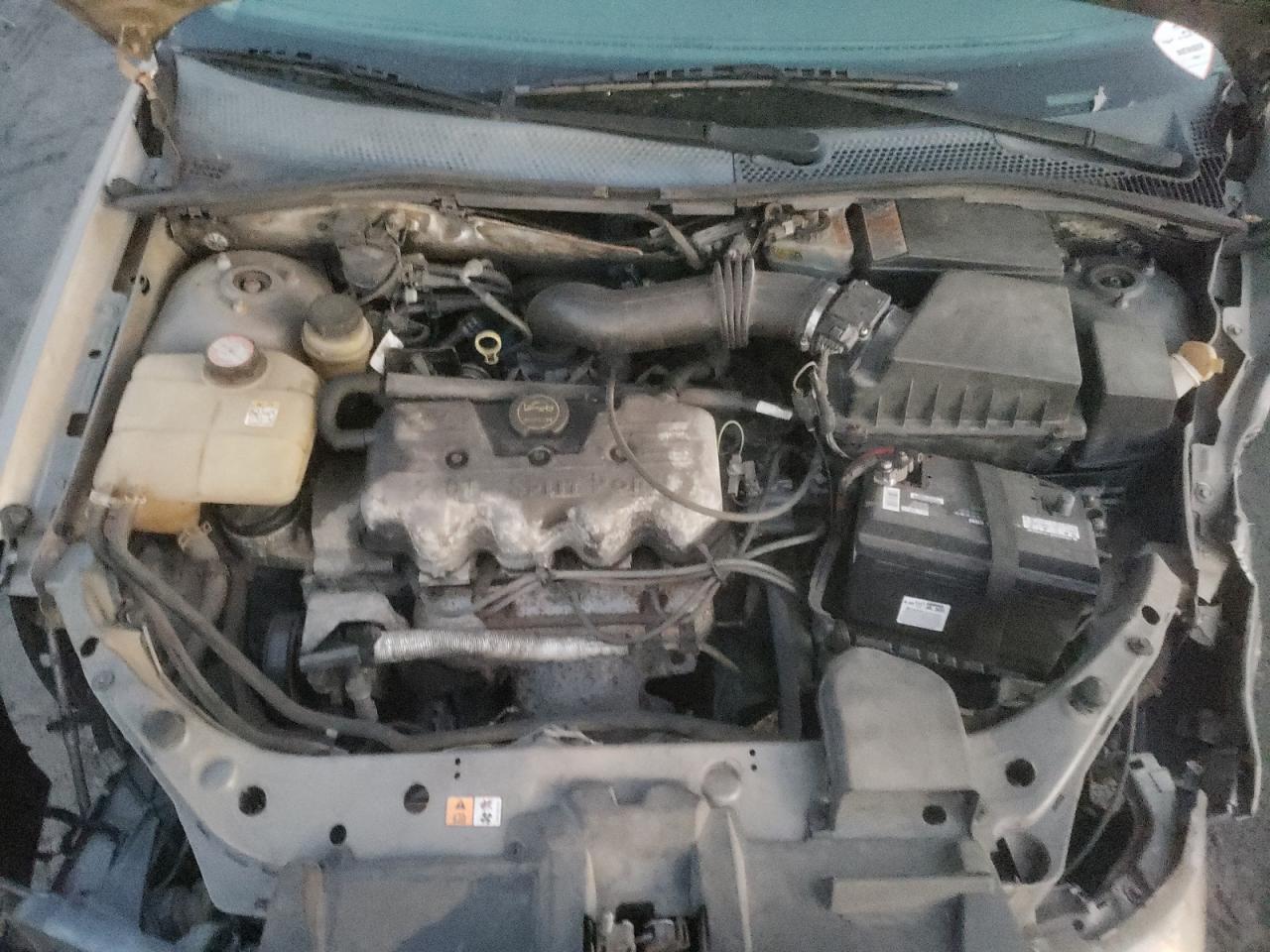 2004 Ford Focus - Image 12