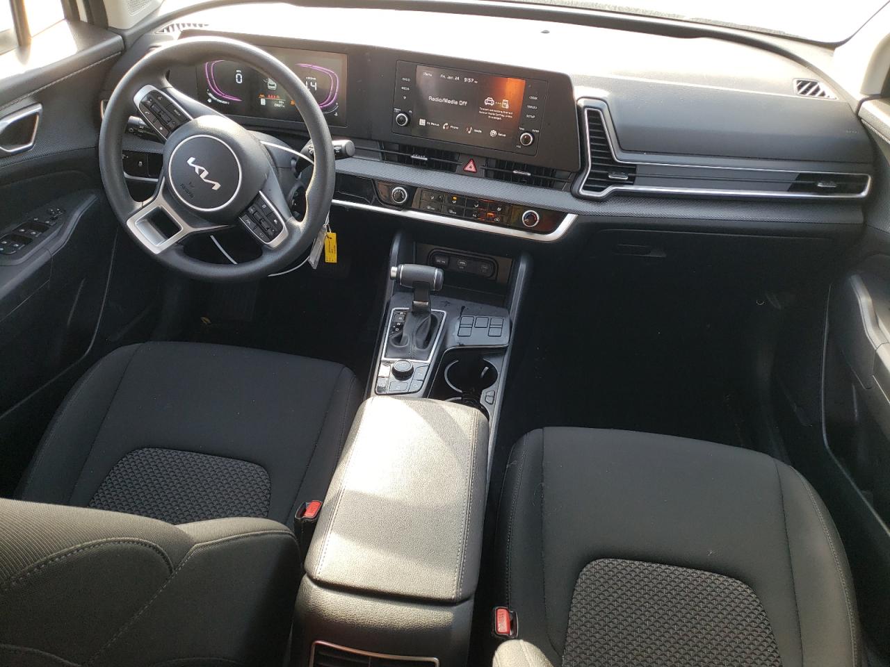 2024 Kia Sportage - Image 8