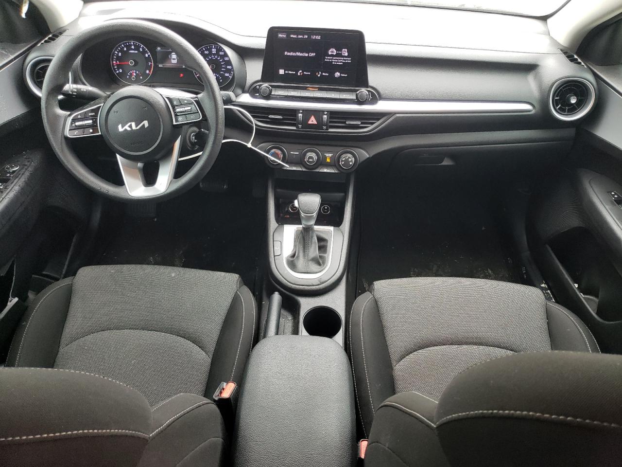 2023 Kia Forte - Image 8