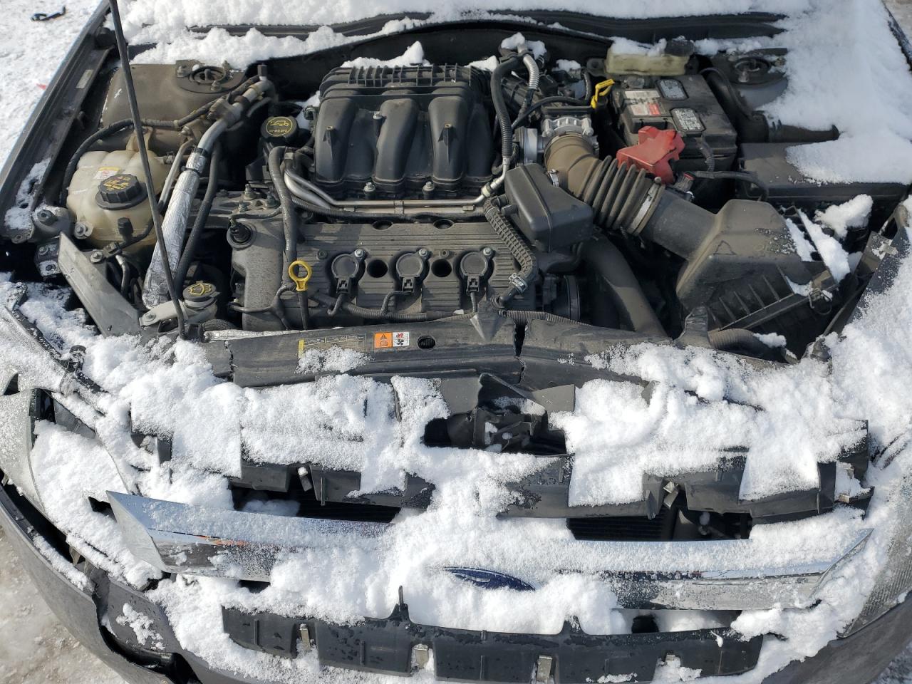 2010 Ford Fusion - Image 12