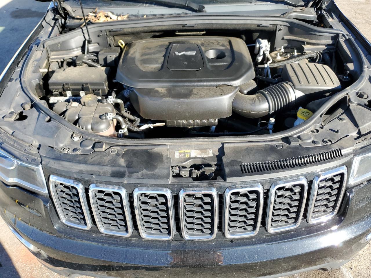 2018 Jeep Grand Cherokee - Image 12