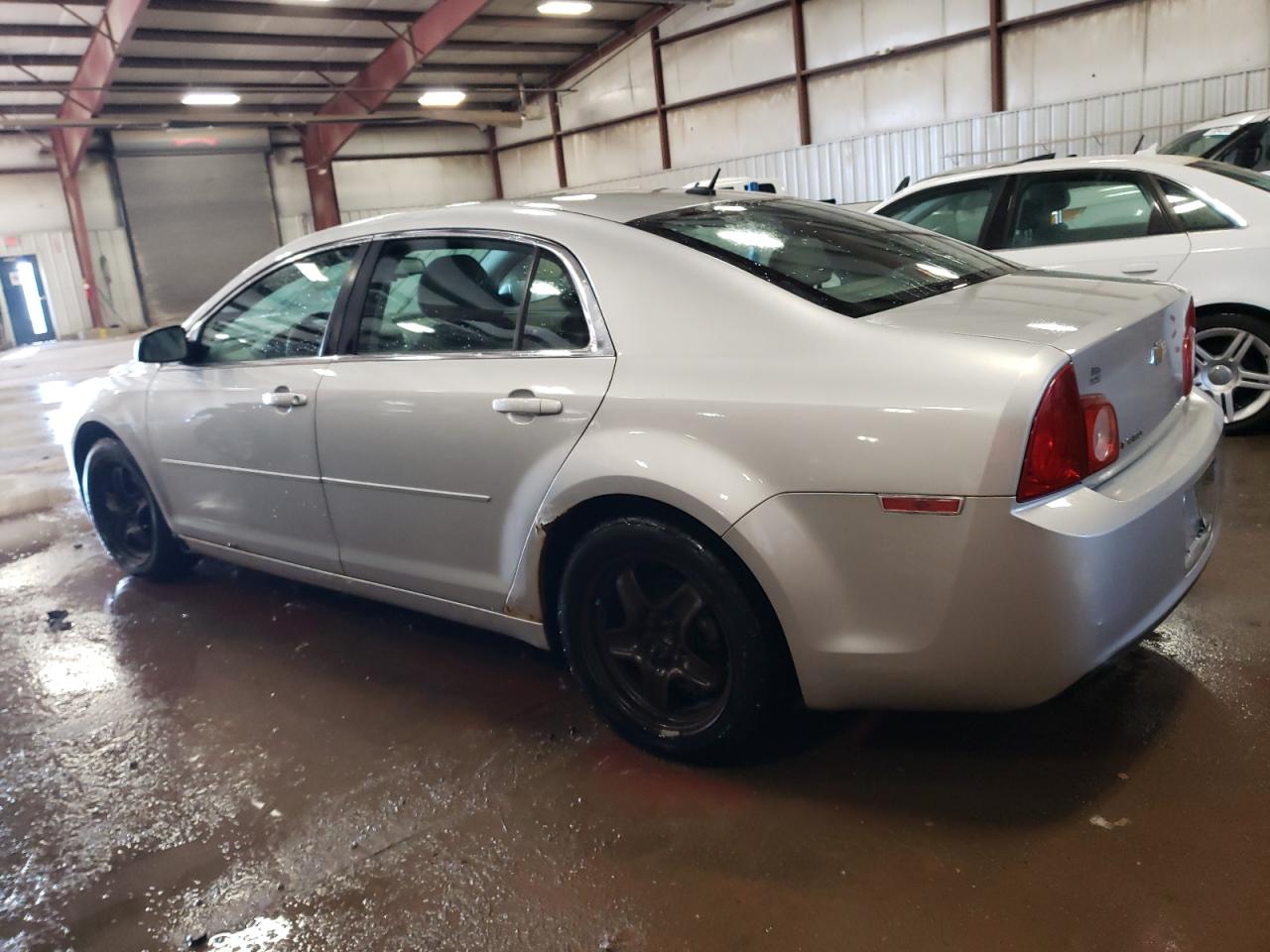 2010 Chevrolet Malibu - Image 2