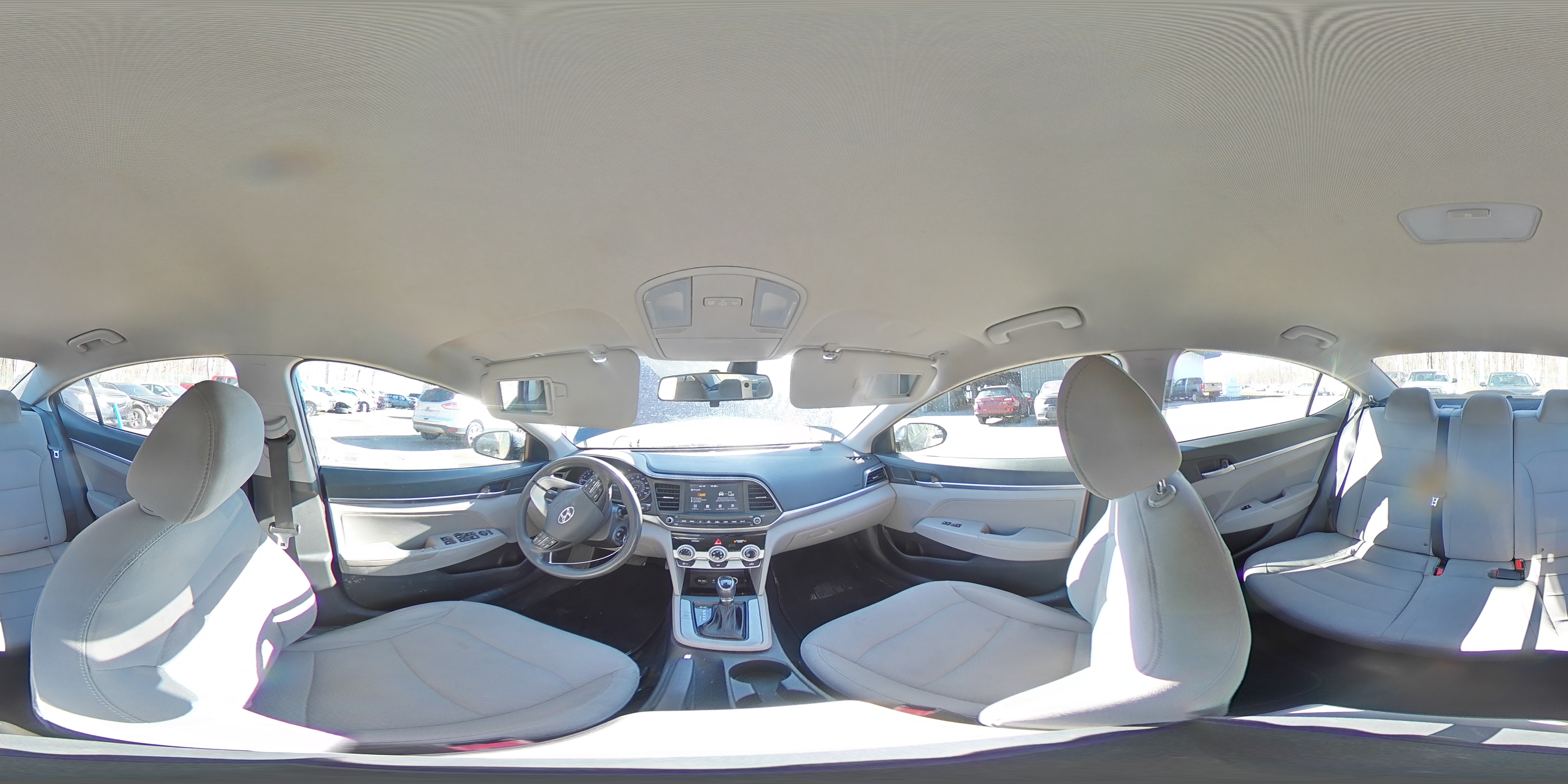 2019 Hyundai Elantra - Image 13